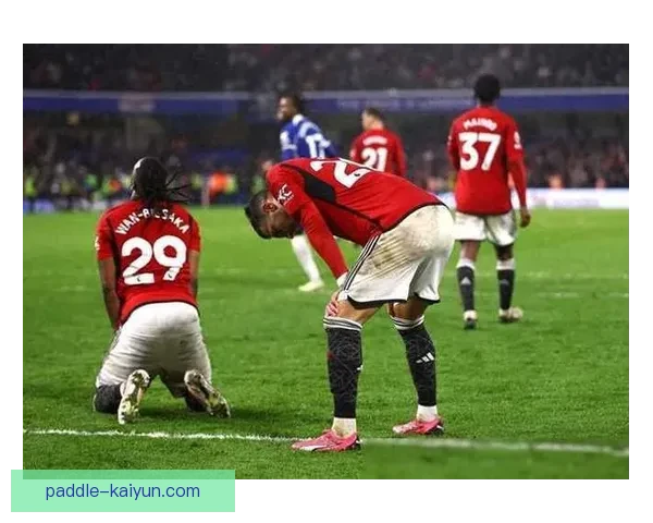 马塔在曼联的表现逐步回暖，持续吸引媒体关注与球迷期待