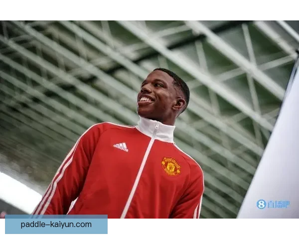 滕哈赫防守体系展现出稳定性，球队在对抗中保持良好状态